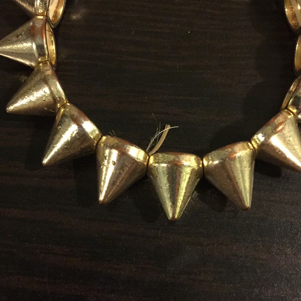 Gold spiked stretchy bracelet - Picture 6 of 6